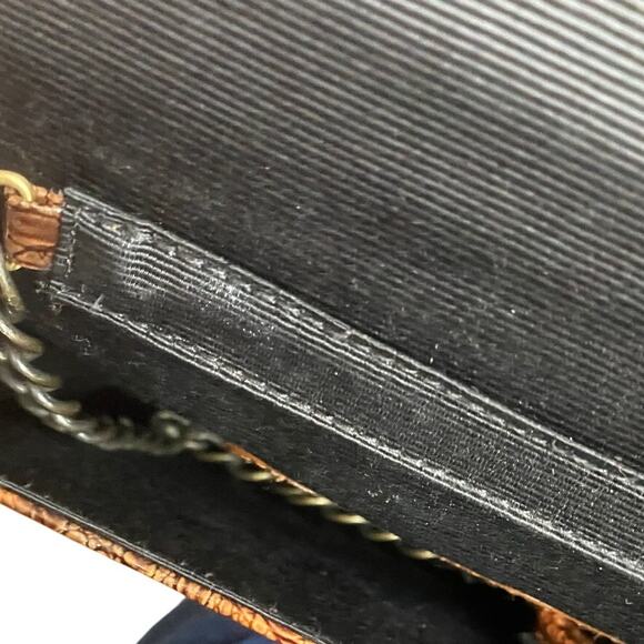 Lulu Animal Print Purse Can be used as a clutch or has a tarnished metal chain - Picture 5 of 6